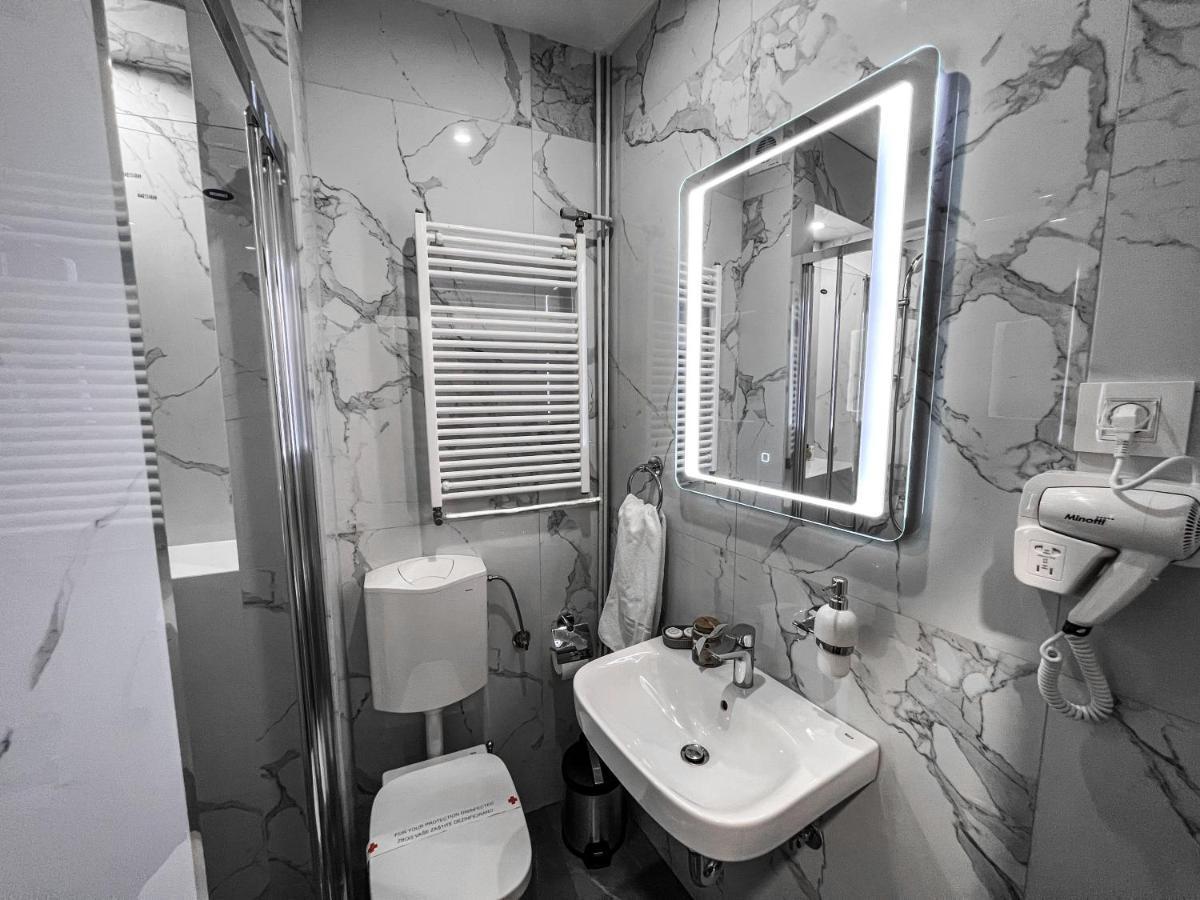 Hotel Laktaši Buitenkant foto