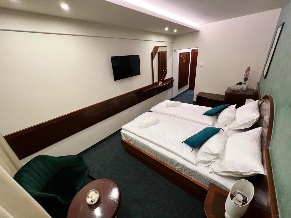 Hotel Laktaši Buitenkant foto