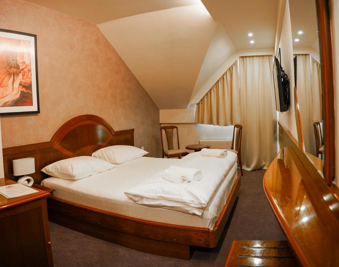 Hotel Laktaši Buitenkant foto