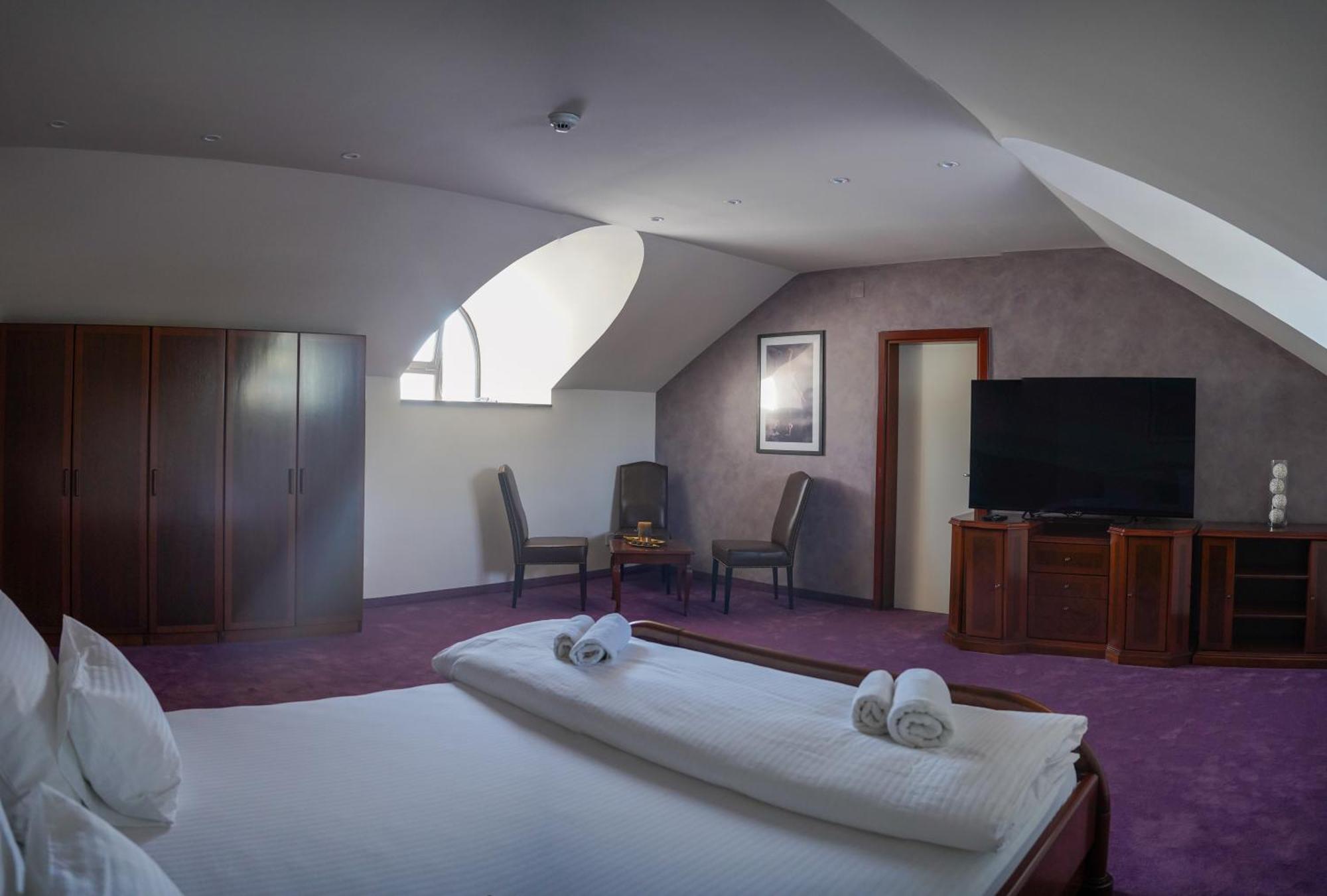 Hotel Laktaši Buitenkant foto