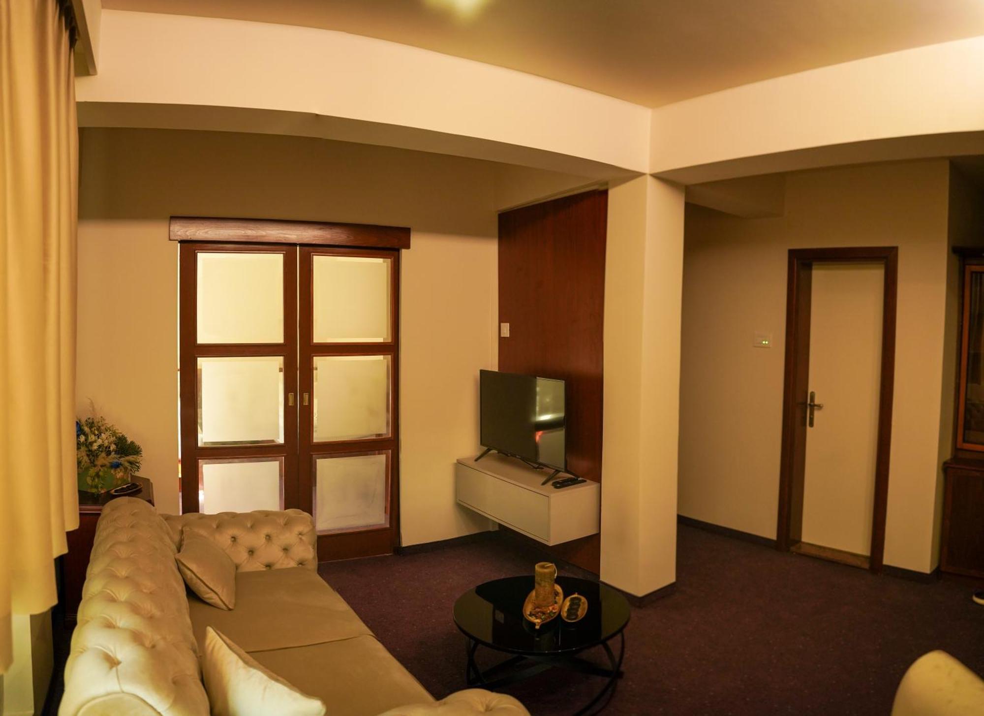 Hotel Laktaši Buitenkant foto