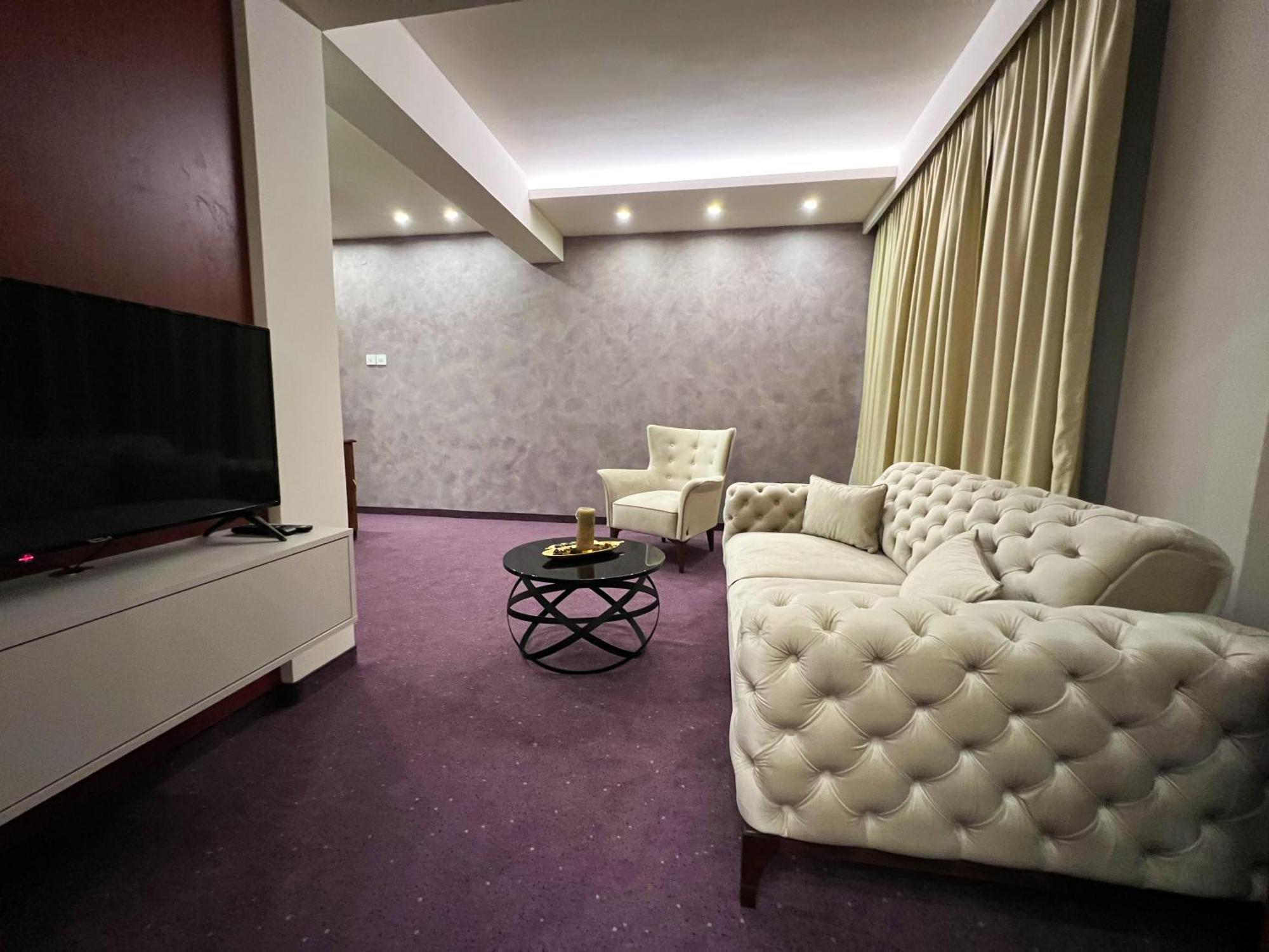 Hotel Laktaši Buitenkant foto