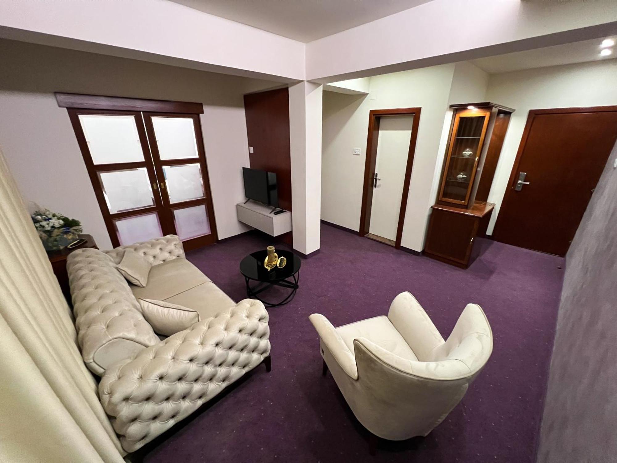 Hotel Laktaši Buitenkant foto